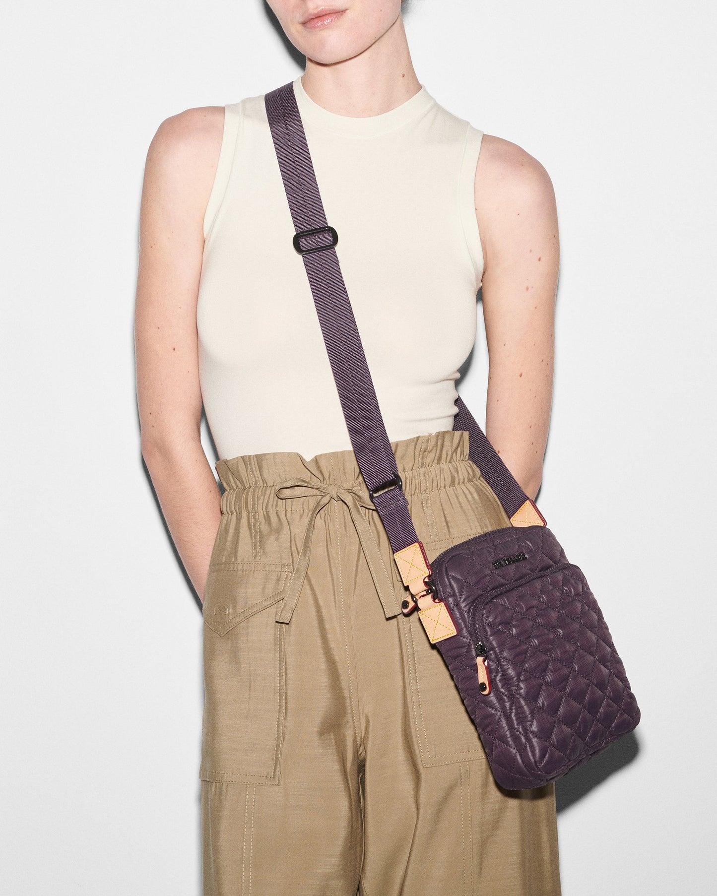 Metro Crossbody Raisin