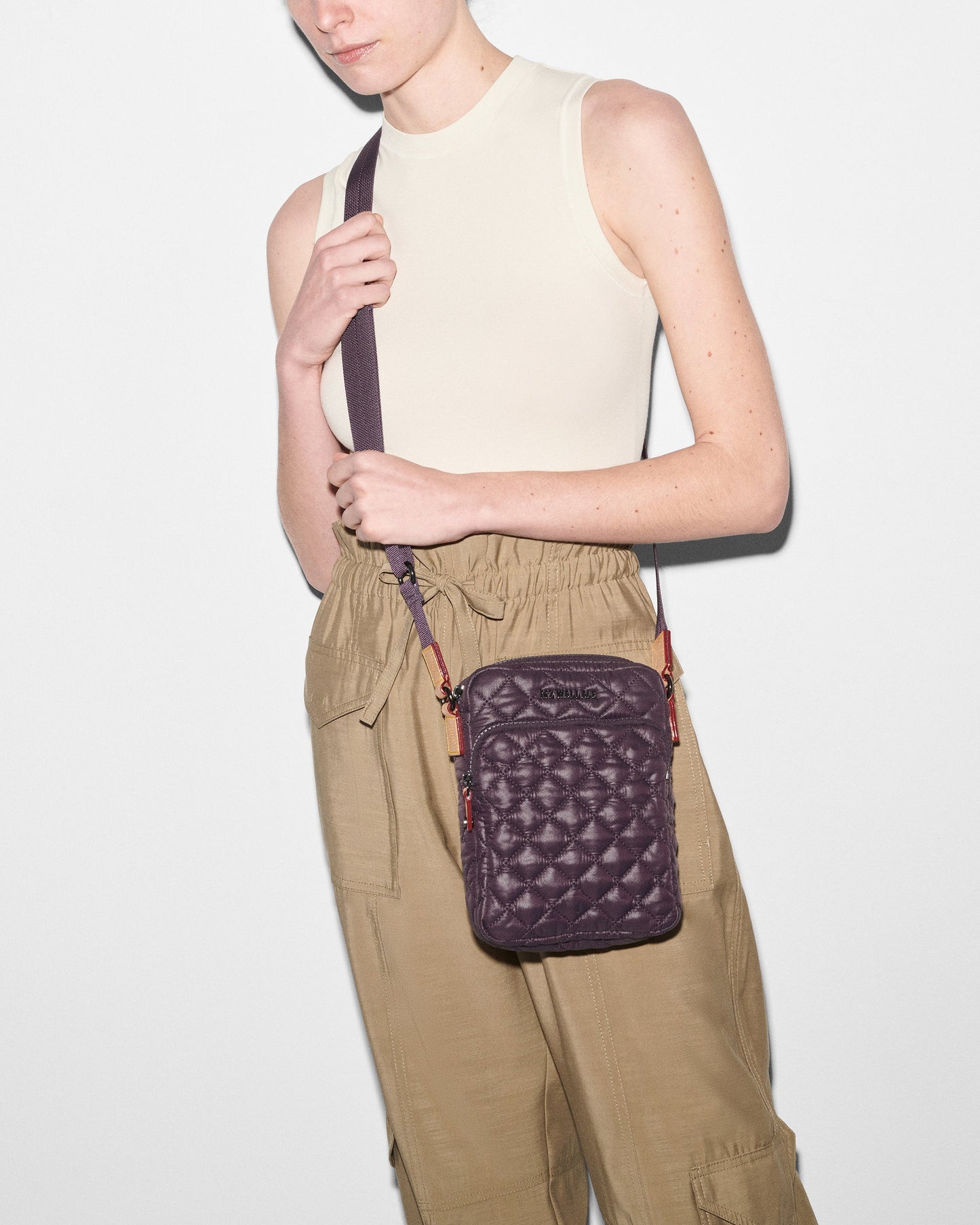 Metro Crossbody Raisin