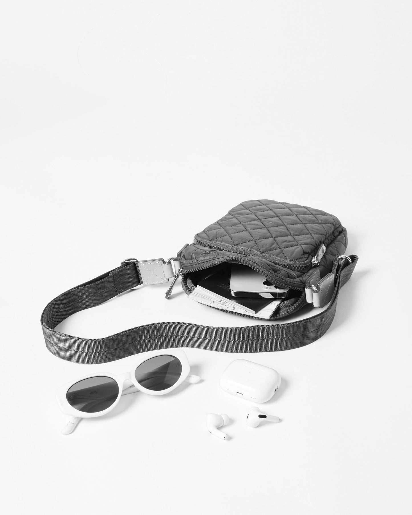 Metro Crossbody Pebble Liquid