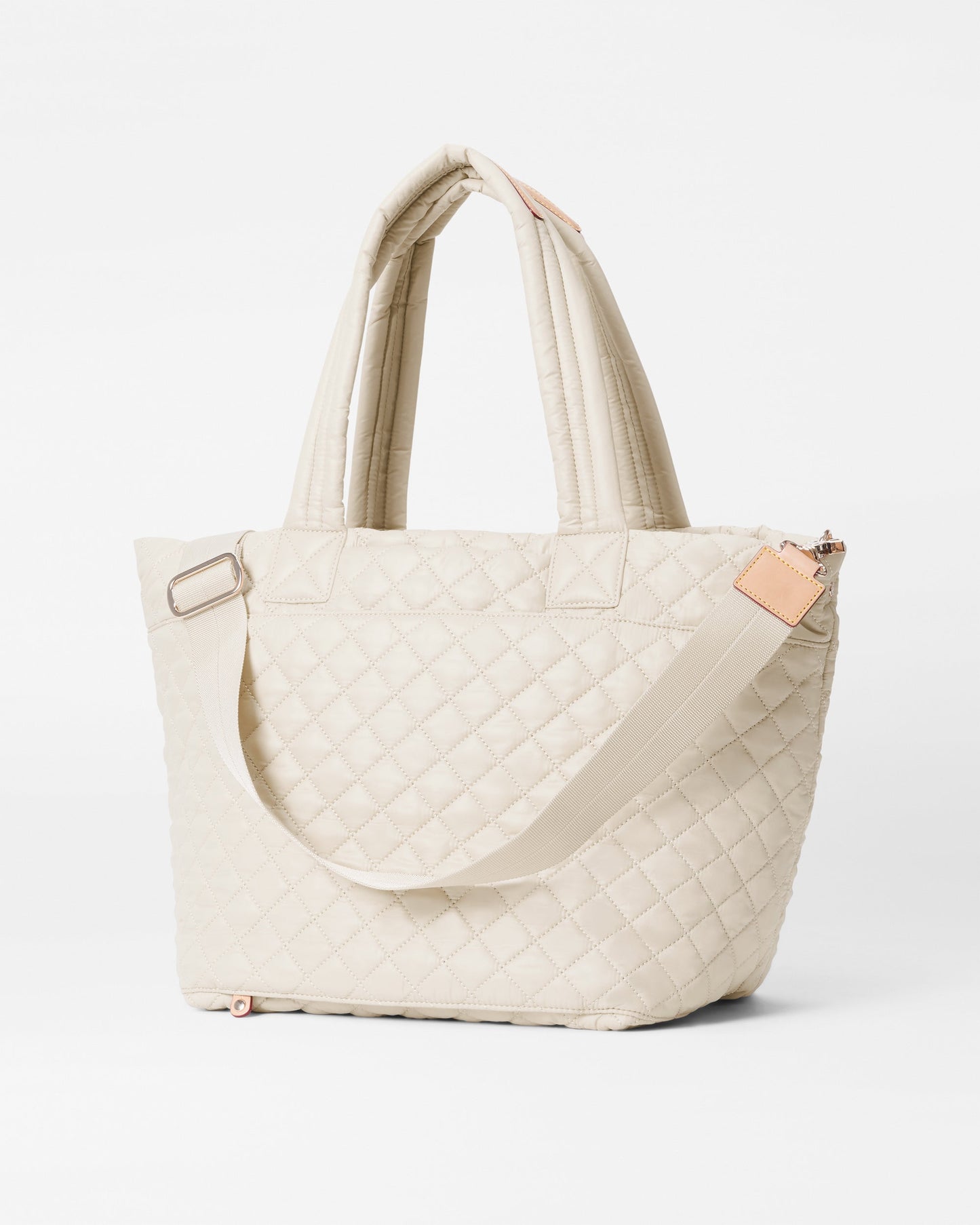 Medium Metro Tote Deluxe Sandshell