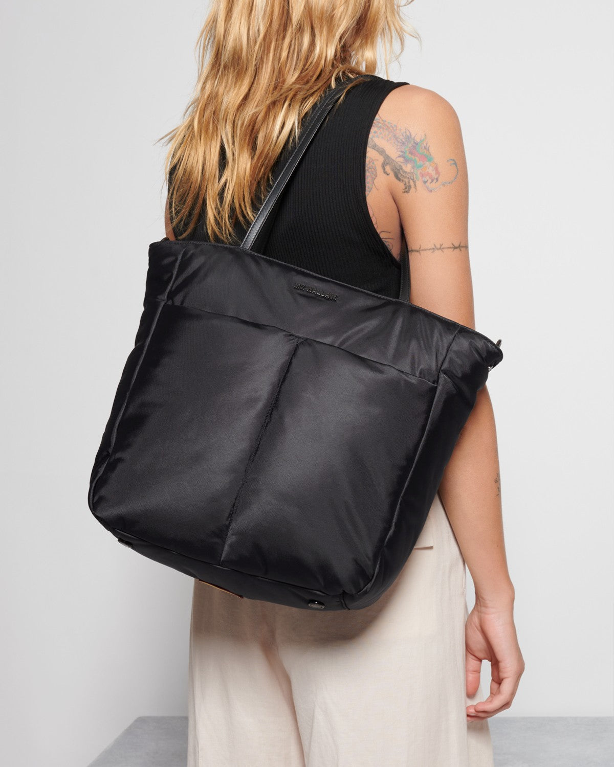 Bowery Quatro Tote Black Air