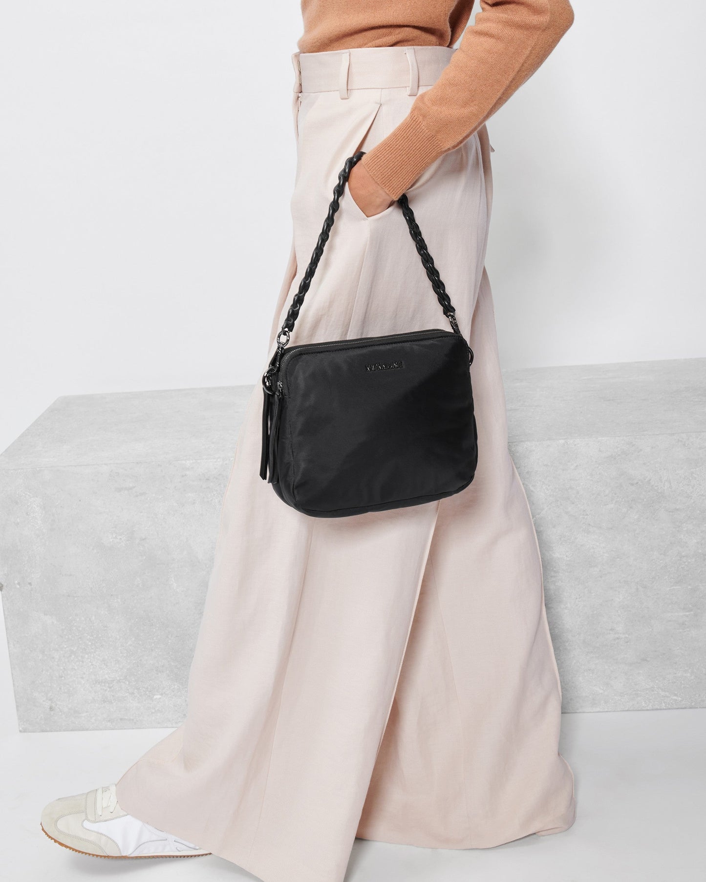 Bowery Crossbody Black Air