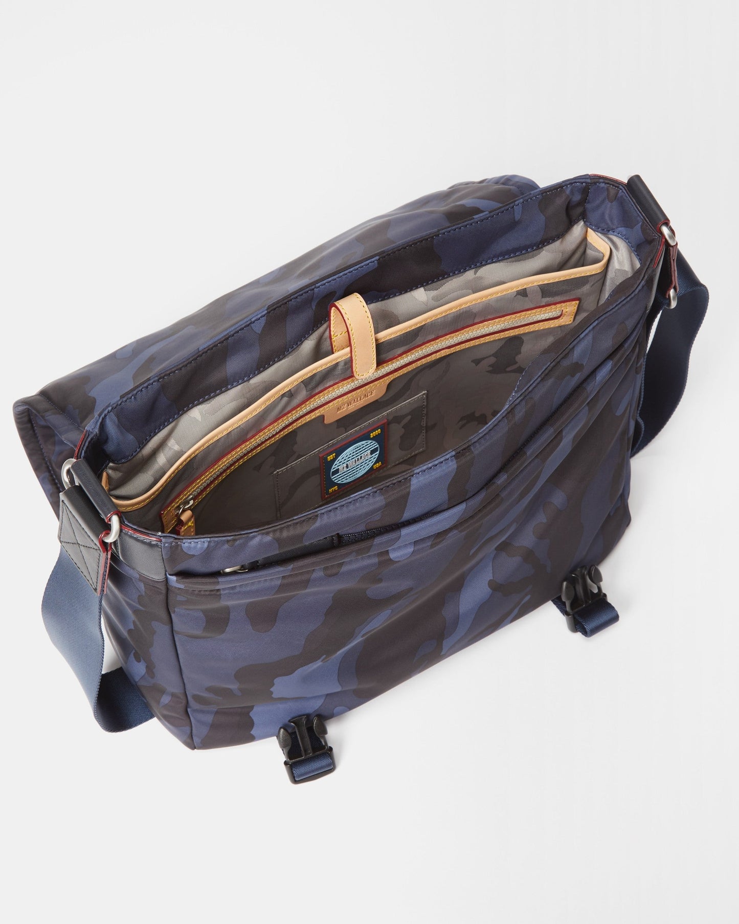 Bleecker Messenger Dark Blue Camo Air